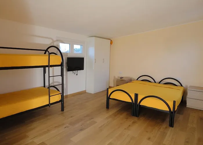 Pavia Ostello Hostel *