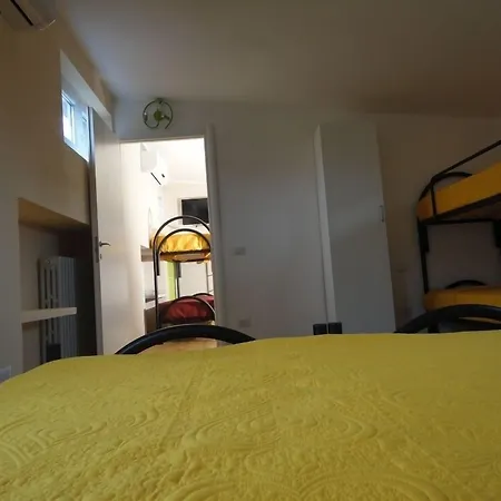 Pavia Ostello Hostel *